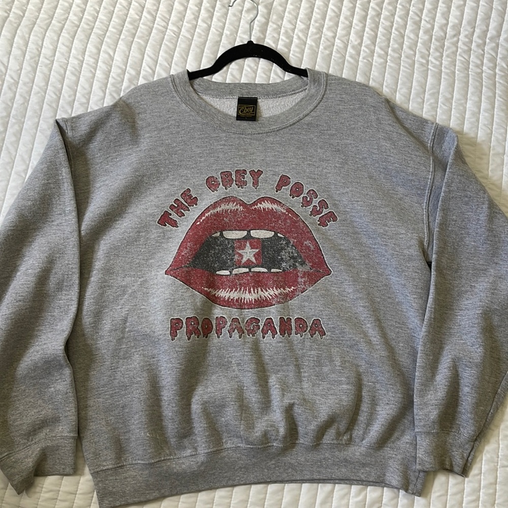 Obey Pullover